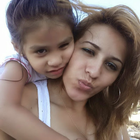 Meet your Posher, Gleydi - Picture 1 of 1